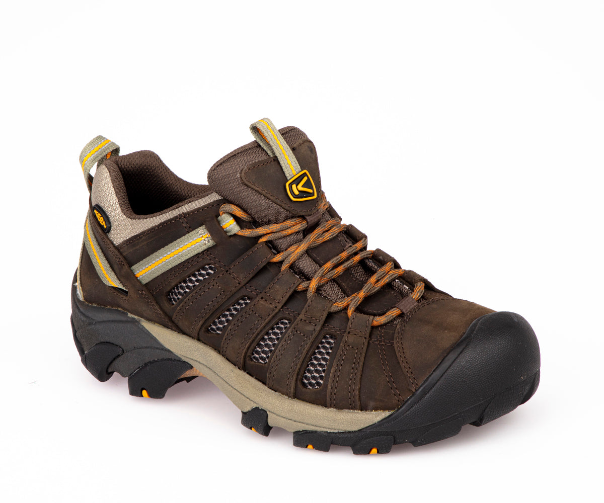 Souliers de randonnée Keen Voyageur (femmes) – La Cordée Souliers de randonnée Keen Voyageur (femmes) – La Cordée
