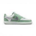 Souliers Nike pour femmes - Vision low court